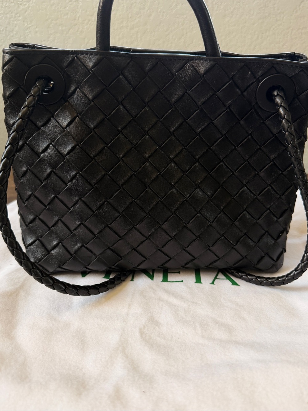 Mint Bottega Veneta Small Andiamo Black Leather Top Handle Bag - Picture 2 of 8